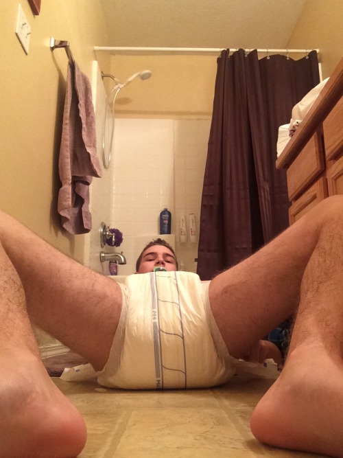hardcorediaperboi:diaperedlevi:Just getting ready for the day! Yes, I now realize I’m wearing stripe