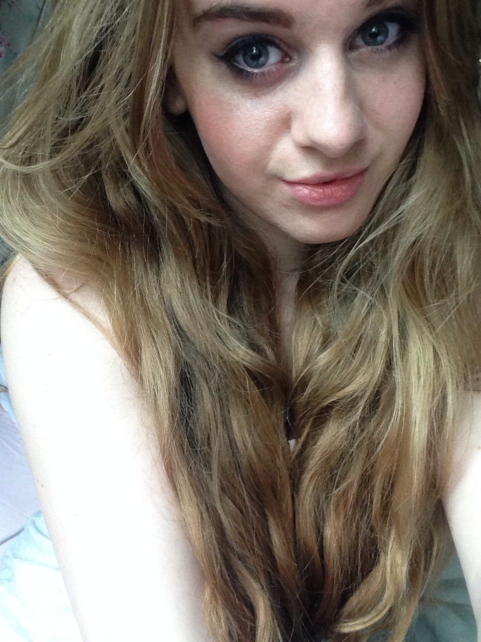 thunderjugs:  owlberta:  Drink mah coffee then do the washing up.  Oh this glamorous