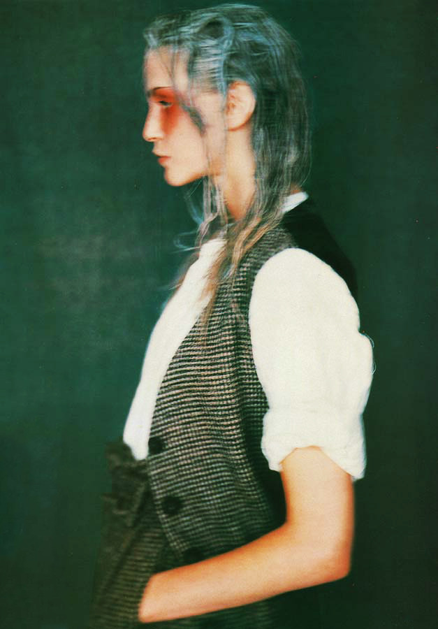 jinxproof:  Nadja AuermannVogue UK (October 1993)ph. Paolo Roversi