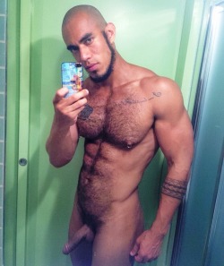 hairymacho:  http://hairymacho.tumblr.com/