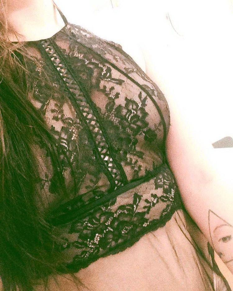 hittingbongs-droppingthongs:  Lingerie makes me happy idk