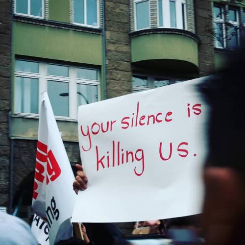 Protest for #Aleppo in #Berlin #freesyria #syrianrevolution #aleppoisbleeding #aleppoisburning #figh