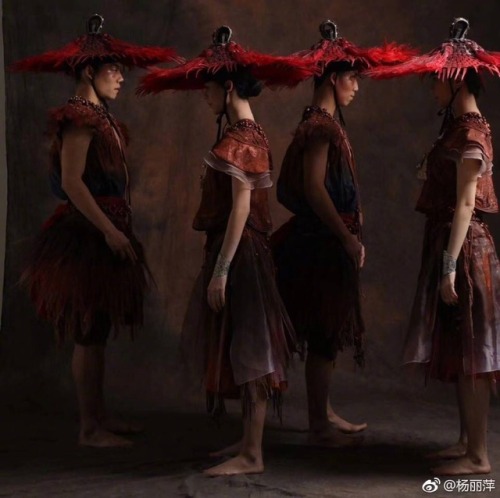 dressesofchina: Costumes for dance performance Pingtan Impressions. Designed by Cui Xiaodong