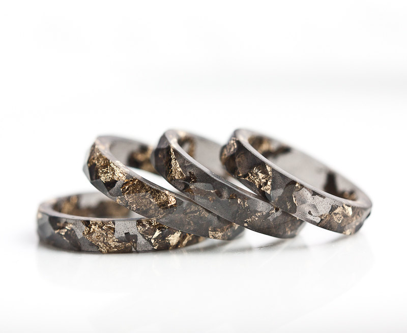 culturenlifestyle:  Elegant Resin Rings with Gold &amp; Silver Encapsulated Flakes