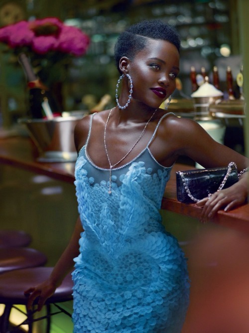 mayaangelique:  quickweaves:  femmequeens:  Lupita Nyong'o photographed by Mert Alas and Marcus Piggott, Vogue Magazine October 2015  not to be corny but this is real fashion  I’m in love 