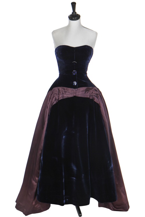 Schiaparelli evening dress, late 1940′sFrom Kerry Taylor Auctions