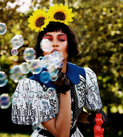 zedayacoleman:    ZENDAYA COLEMANPhotographed by Alasdair McLellan for LOVE Magazine  