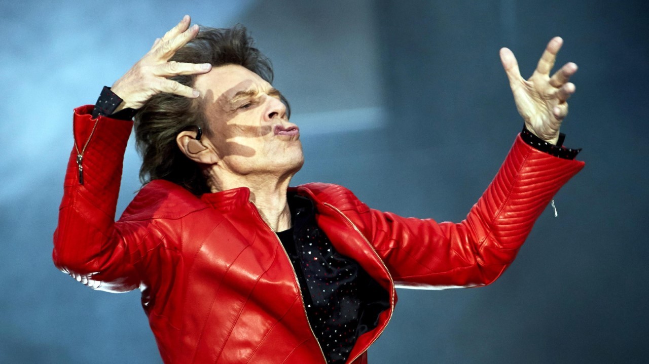 THE ROLLING STONES SIGUEN GIRANDO. En el marco de la gira “No Filter” que los lleva por distintas ciudades europeas, la banda británica de rock The Rolling Stones se presenta en el Olympiastadion en Berlín, Alemania, con localidades agotadas....