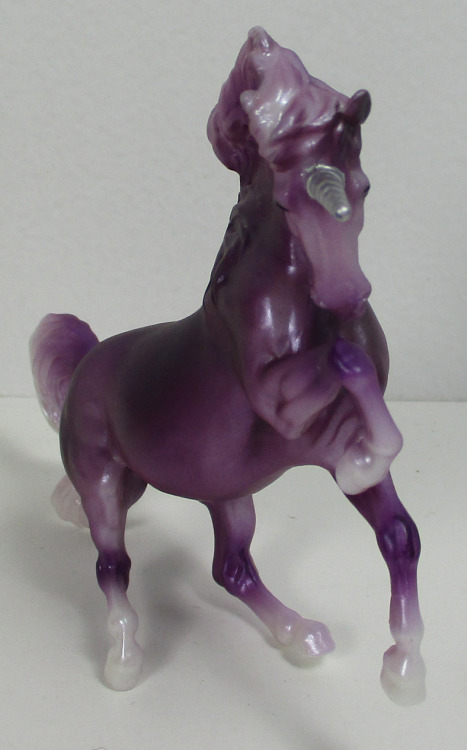 It’s Toy Time Tuesday!With&hellip;Breyer Rainbow of Stablemates Unicorns!TTT is late this week, but 