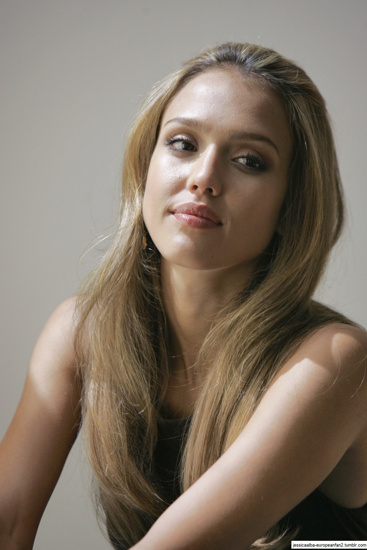 2007 Photoshoot Jessica Alba Please reblog this post :)