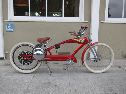 lostjr:  Electric stretch cruiser bike.