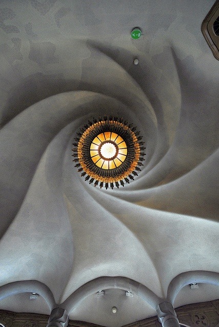 archoftheworld:ronbeckdesigns:Casa Batllò - Interior. Barcelona, CataloniaHas someone seriously put 