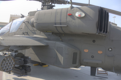 rocketumbl:  AH-64D 