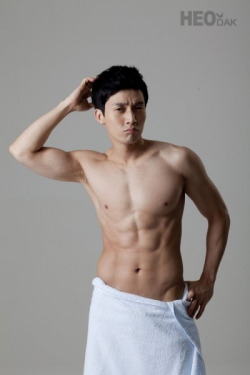 hot-namjas:  Heo Kyung Hwan 