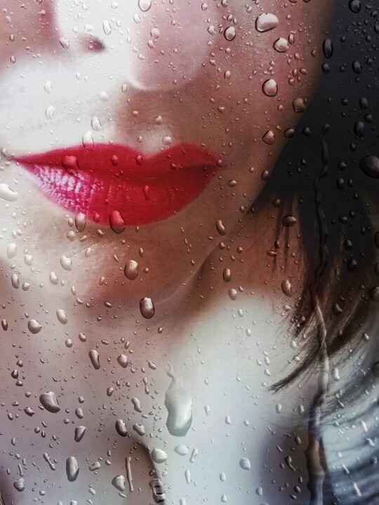 brujitalove:  Red lips 👄👄