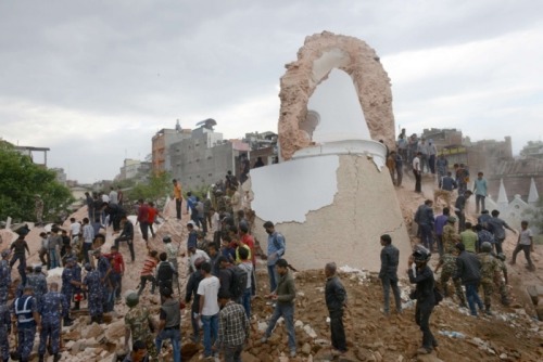 elusionnx:  internetexplorers:  brophanbuscus:  A 7.9 magnitude earthquake has hit Nepal. It’s sad to see that it’s not all over the news and that not many people know. It is our duty, as humans, to help those in need. Please spread this everywhere.