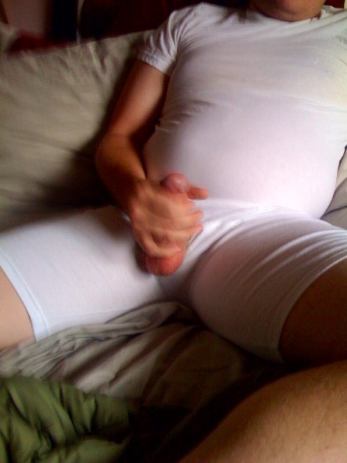 sdvic1: There was that one time a guy I hooked up with asked if he could wear my g’s So I let 