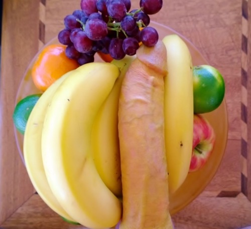 invernessfl:littlesissydreamer: fruit salad…with a big bit of meat… yum