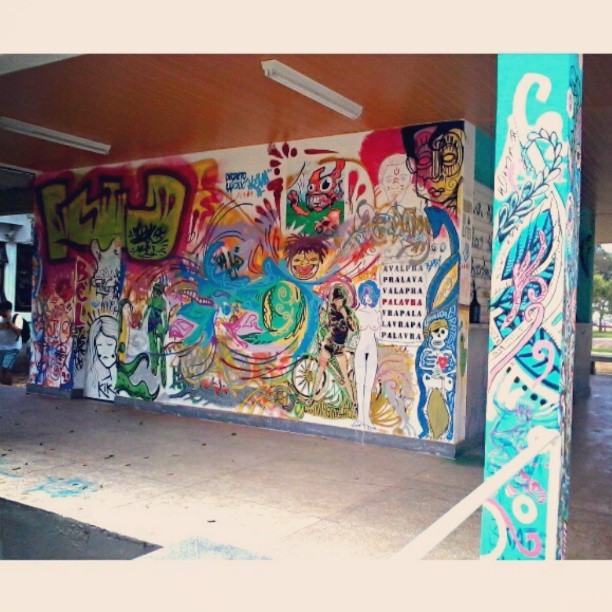 Será que tem cantina mais linda que essa do Centro de Artes? #spraycan #ufes #centrodeartes