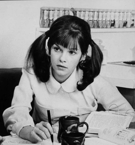 retrogirly:  Genevieve Bujold