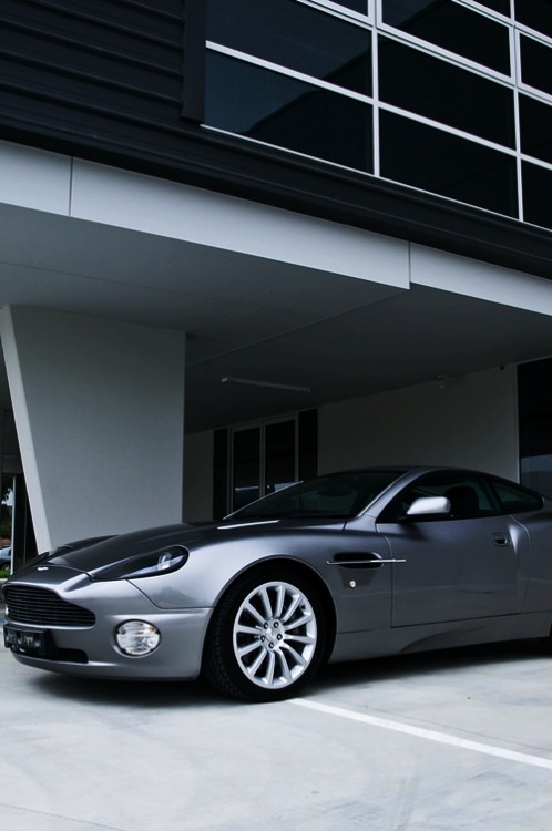 sweetripolar:  ASTON | VÍA | MORE  