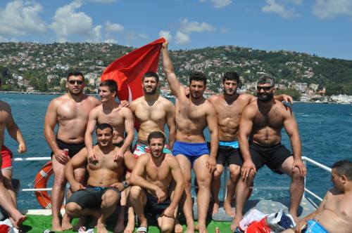 nonwrestlingwrestlers:  follow  http://nonwrestlingwrestlers.tumblr.com 