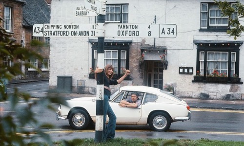 Jane Birkin and Serge Gainsbourg take a break as they drive through Oxfordshire in 1969. Photograph: