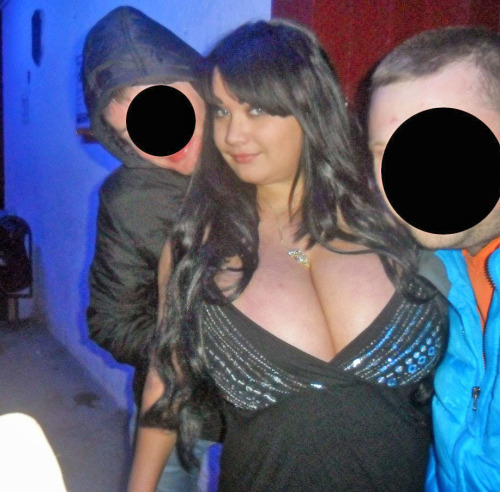 biggirlsareyummy:  she’s a very popular girl.. 