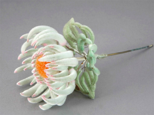 Traditional Chinese hairpin, 宫花gōng huā(court flower) in Palace Museum, Beijing. Gonghua is a kind o