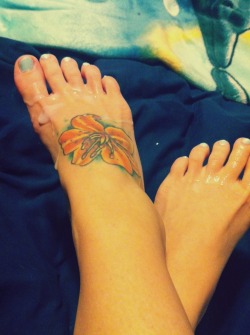 babydolls-feet:  http://babydolls-feet.tumblr.com «&lt; follow for all pics of my gfs feet Check out this blog of just my girls feet , ask anything and feel free to request ;) 