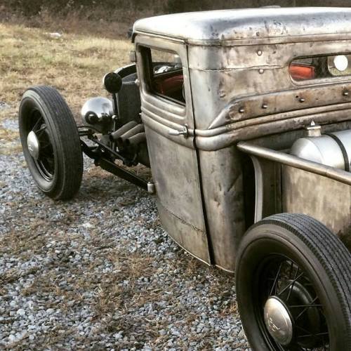 Porn garage34:  Rat Rod! http://ift.tt/1wpMjhw photos