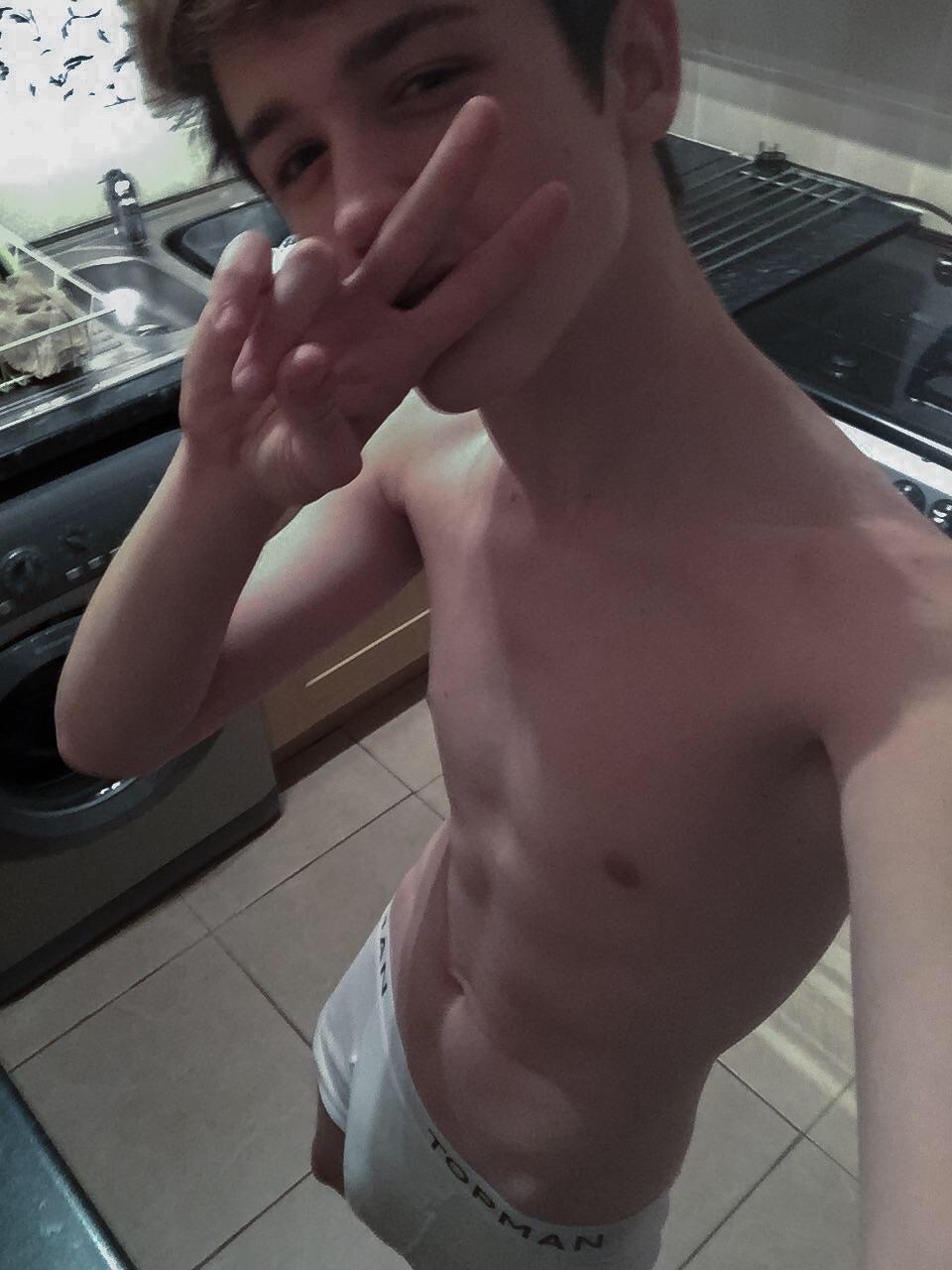 🐧 You Must Be Gay+ To View This Blog*
