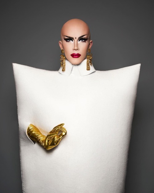 sashaavelour:sasha by adam ouahmane