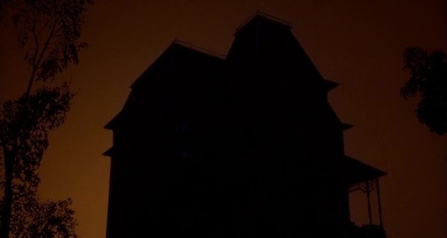 ozu-teapot: Psycho II | Richard Franklin | 1983