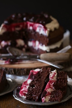 sweetoothgirl:  Black Forest Cake