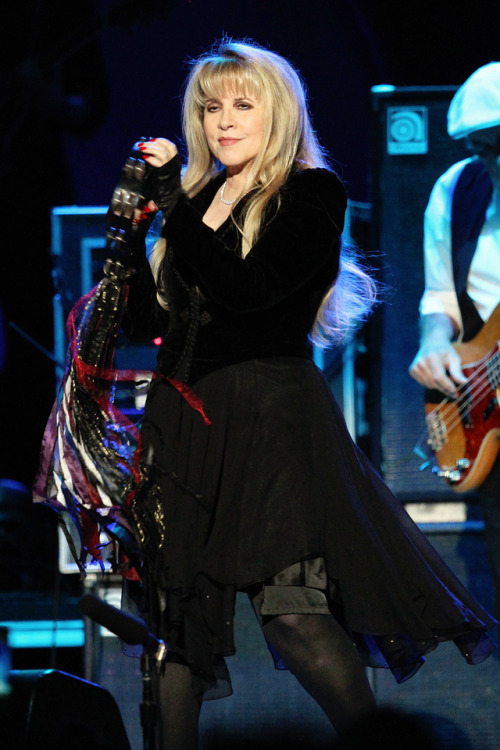 crystallineknowledge:Fleetwood Mac Live, Madison Square Garden - April 8, 2013.