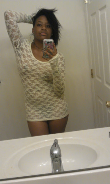 amazing-black-girls:  Trade pics with Alexus!  Go to her profile!