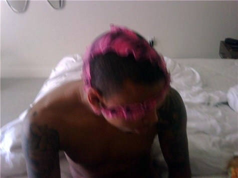 itscelebrixxxtiez:  Rihanna and Chris Brown! I want them back together lolSee More