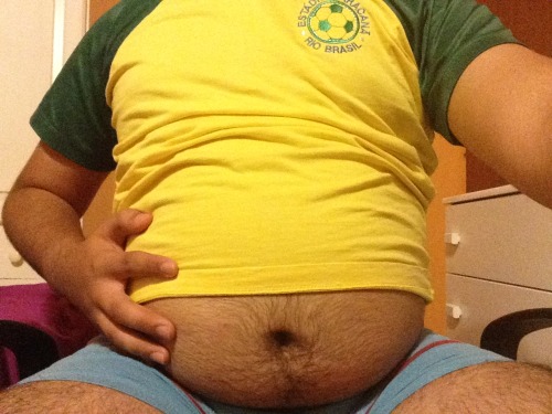 gordoluisgainer:  Finding old shirts it’s really funny :P 