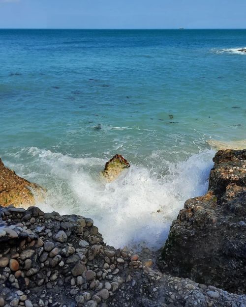 #waves foam Riserva naturale regionale #riparidigiobbe #onde #orizzonte #mareadriatico #costaadriati