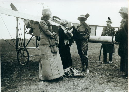 American Journalist Harriet Quimby was the first woman in America to be awarded a pilots license. an