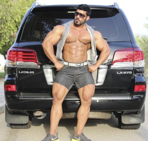 arabfitnessgods: Hey guys.. meet Saudi muscle god Issa. Those rock hard muscles compliments his bulg