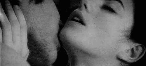 schlachthoffunf5:  I disagree, sucking cock or eating pussy then kissing 😈