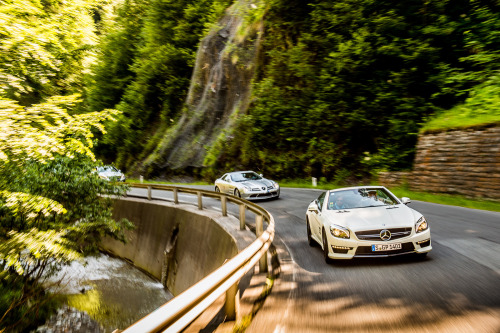 mercedesbenz:  Feel the Difference 2015 Diary - Day 3Yesterday the SLR. CLUB set off towards Kitzbühel. In good cheer, the participants savoured the drive along a fantastic route featuring a wealth of panoramic mountain scenery, while enjoying the ultimat