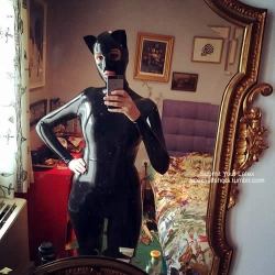 latexandlingerie:  Rally’s new latex and