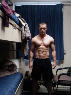 Militarybromo:  Grunts Have The Best Abs… Always Fun To Rub While They Bounce On