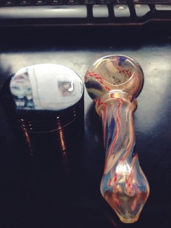 thc-kittyy:better pic of my new bowl