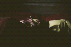 shameless-bellesbian:forzaouat:bellescup:rumbelle parallel: 2x04/2x19Love how he reaches across his 