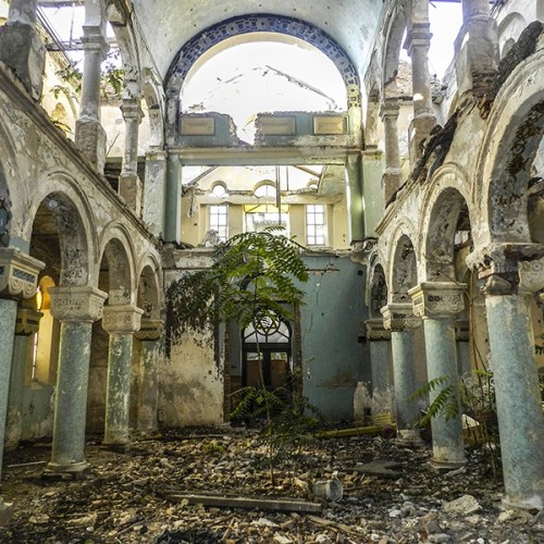 abandonedography: The now abandoned Great Synagogue of Constanta, Romania (via)