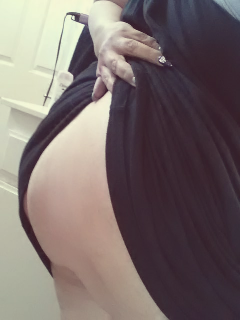 pixie-bitch75:  I’ve decided today will be a no Bra n’ Panties day! Yay me, doing the happy dance all over the house, blasting Classic Rock, come join me if you dare! 💜kisses,pixie💜